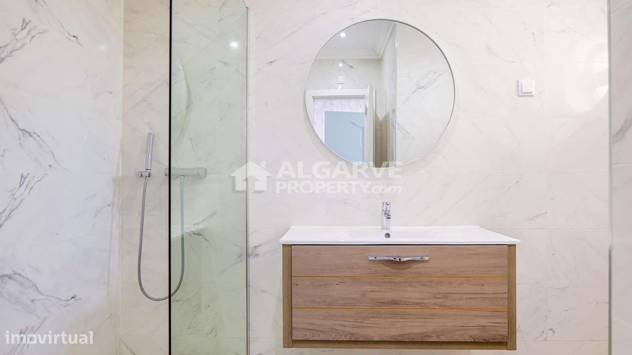 Moradia V4 recentemente remodelada próxima da praia e da Marina Vilamo-5