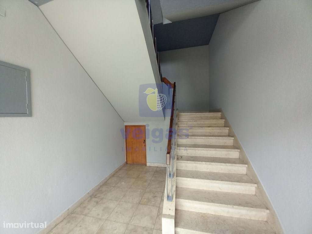 Apartamento de 3 assoalhadas localizado no centro da cidade do Montijo - Grande imagem: 3/34
