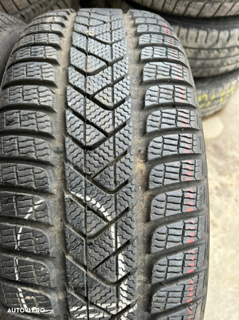 vând 4 anvelope 225/45/19 Pirelli de iarnă cu runflat ca noi - 4