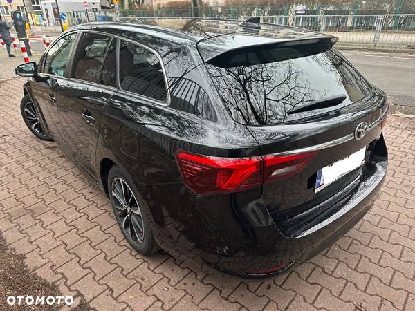 Toyota Avensis 2.0 Premium MS - 8