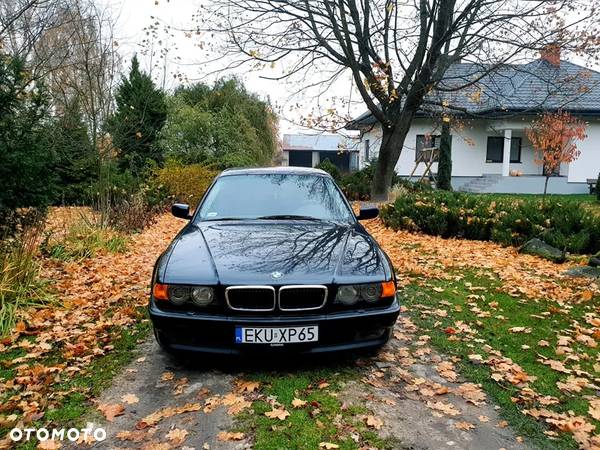 BMW Seria 7 740i - 2