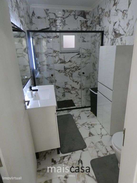 Moradia T3 com Tanque, Terreno e Linha de Água-7