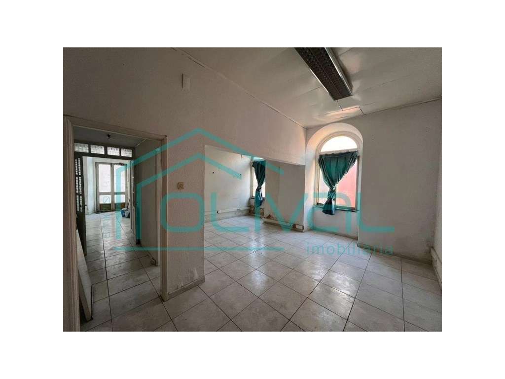 Vende-se loja centro de Vila Franca de Xira - Grande imagem: 5/10