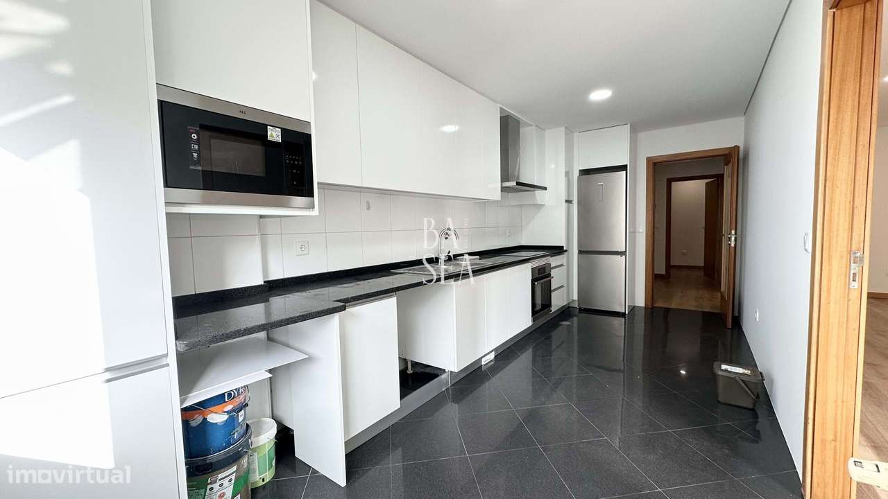 Apartamento T4 com Garagem Box 2 Carros em  Nogueiró  Braga . - Grande imagem: 3/21