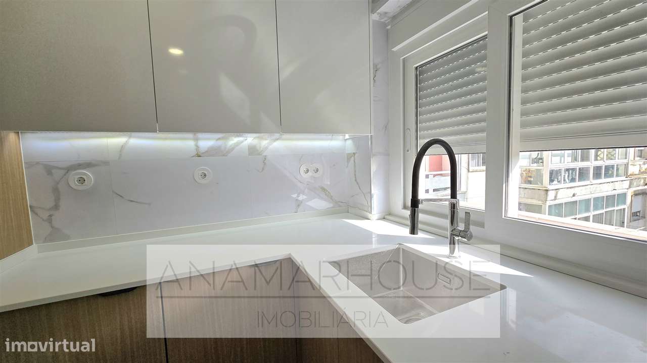 T3 Remodelado com varandas na Amadora, Mina De Água-14