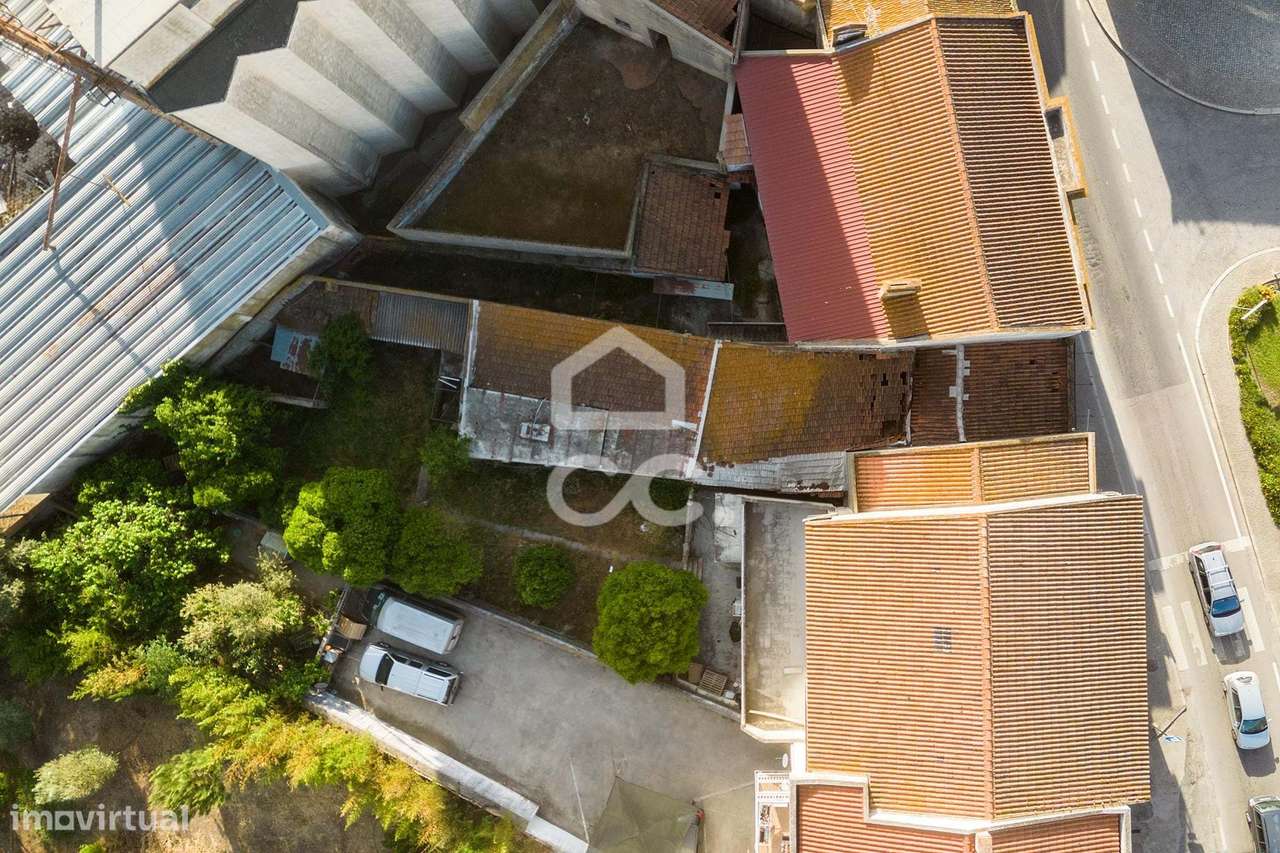 Prédio em ruína com 224 m2 no centro de Vendas Novas - Grande imagem: 5/19