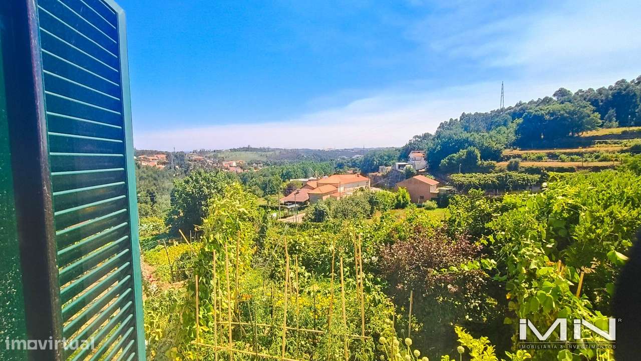 Mini Quinta com Construção Robusta, Poço, Adega e Viabilidade para Seg-20