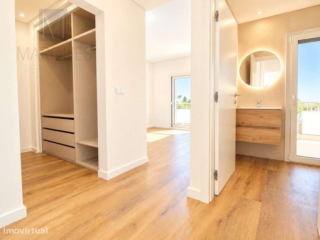 Moradia V4 com Garagem, Piscina e Jardim em Vale de Milhaços - Corr...-23