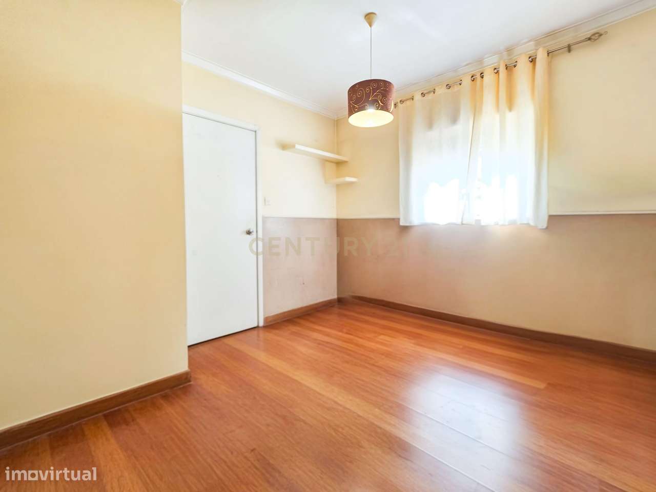 Moradia Isolada T4 com um Quarto no R/C-14