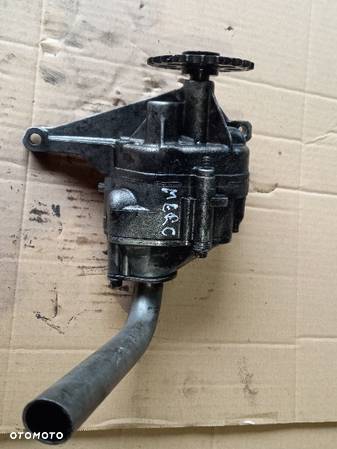 Pompa Oleju Mercedes Benz Spritner 2.2 A6461810247 - 1