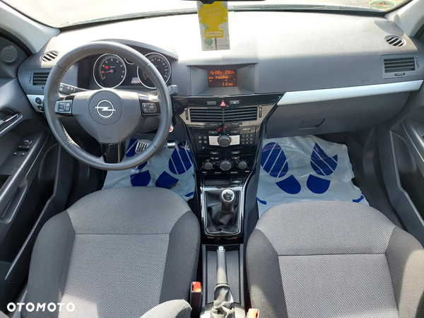 Opel Astra 1.6 Caravan Edition - 17