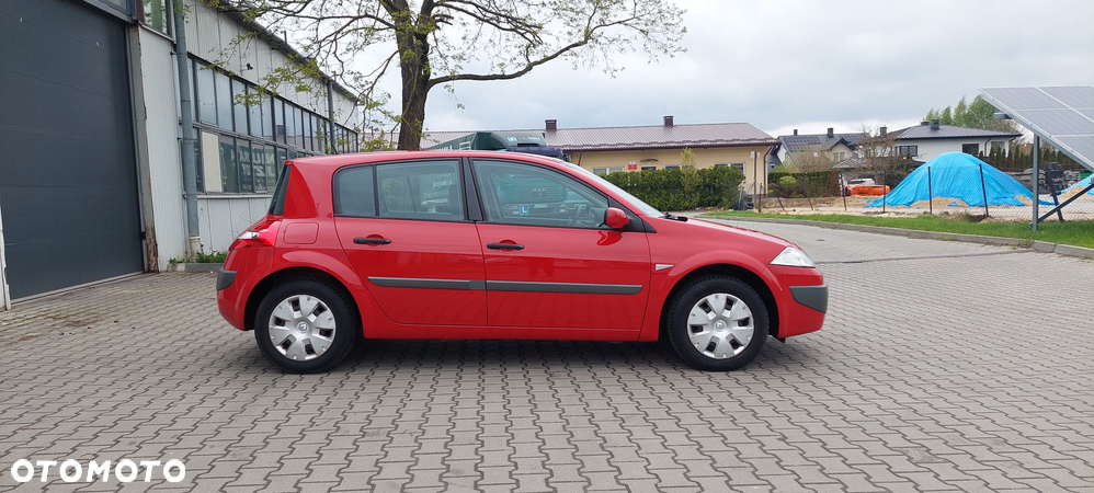 Renault Megane 1.6 Grandtour Avantage - 8