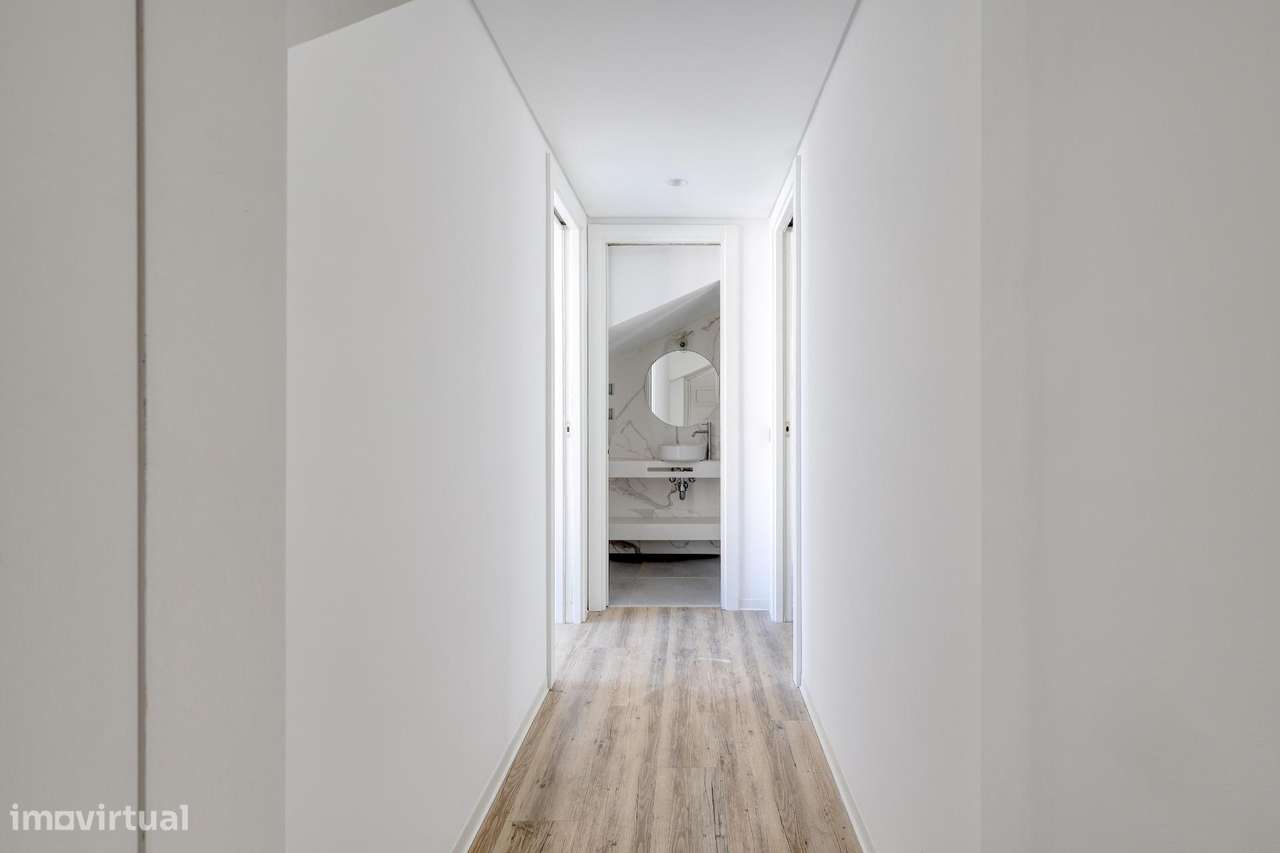 Edifício Renovado no Coração da Graça, Lisboa-25