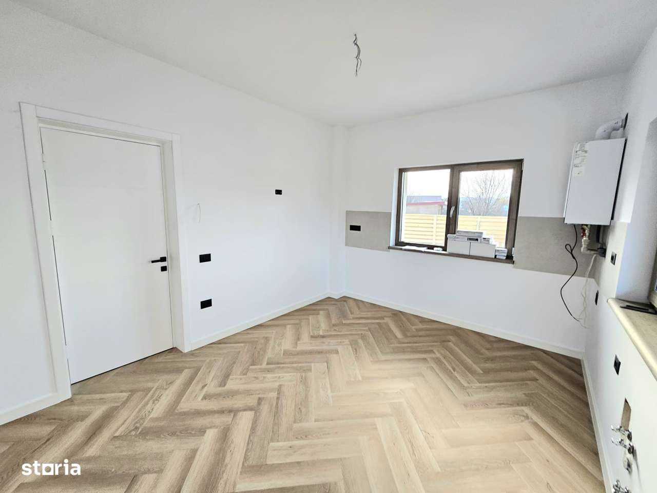 De vânzare locuință Modernă, stil MEDITERANEAN  Craiovei-14