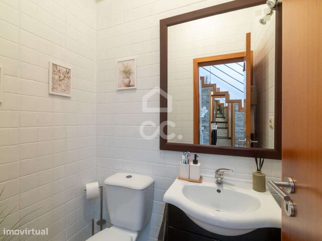 Moradia de Gaveto T3 em Ribeirão-25