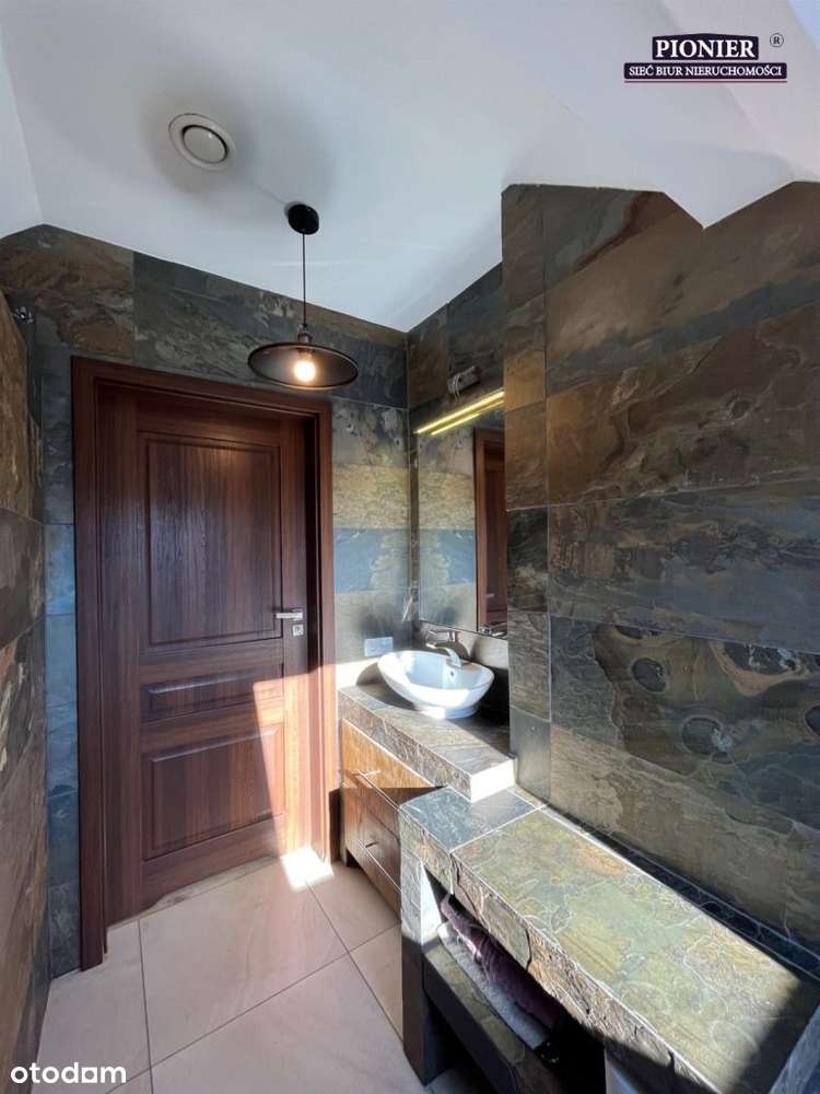 Komfortowy Dom Parterowy Z Poddaszem Użytkowym-15