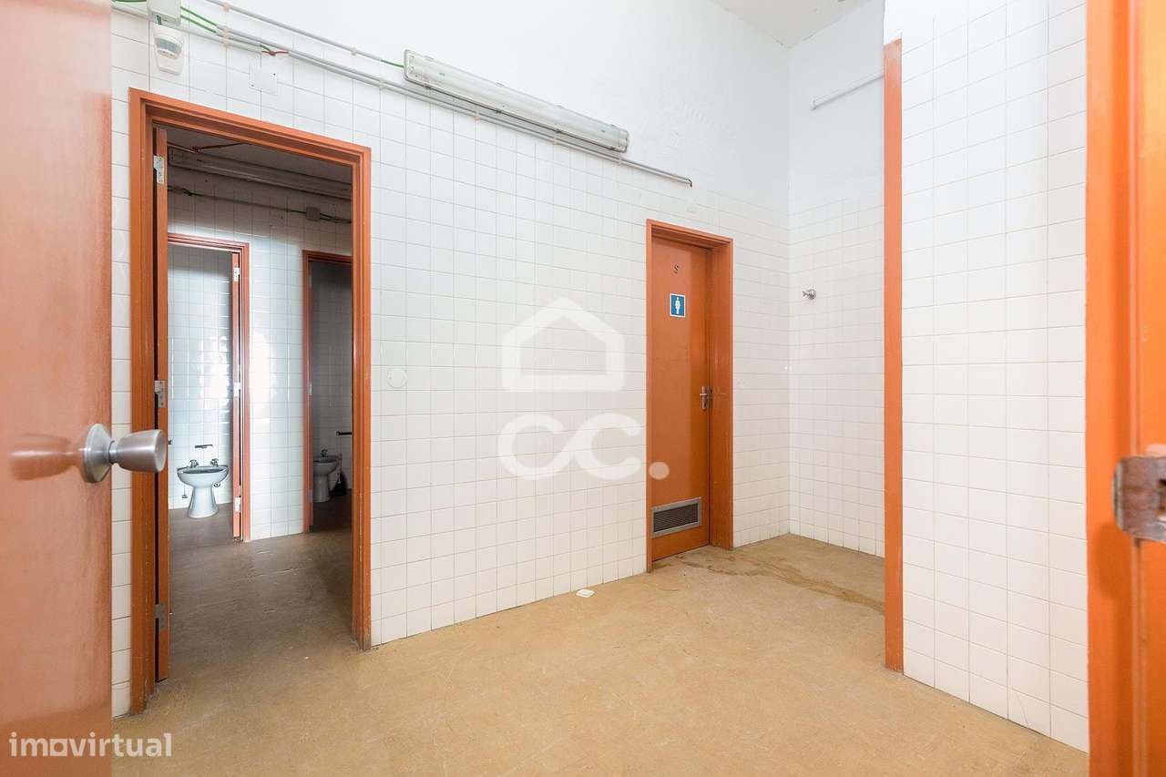 Espaço comercial com 771 m2 no centro de Vendas Novas - Grande imagem: 5/14