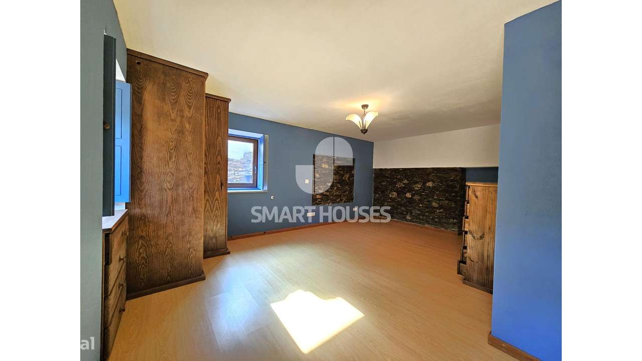 Moradia T3 Caratão c/ terreno junto rio-21