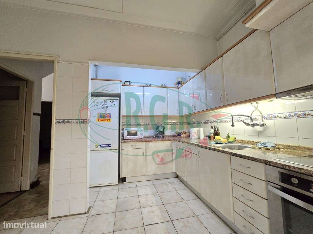 INVESTIMENTO - T5 Entrada Independente | Garagem | Peq. Quintal | C...-12