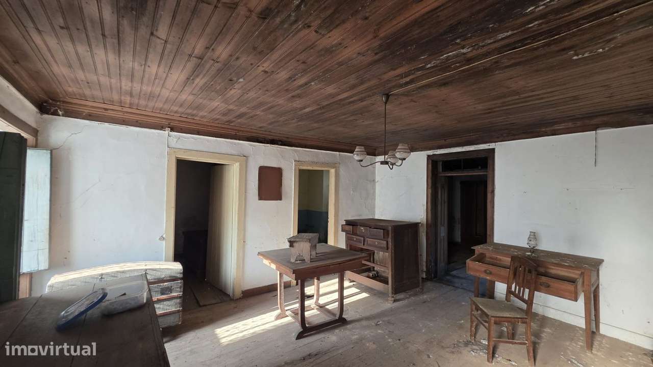 Moradia para restaurar, com terreno, perto de Ferreira do Zêzere-18