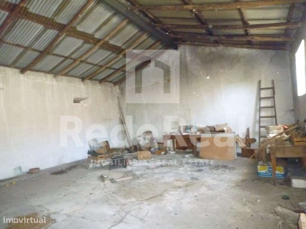 PRÉDIO URBANO COM R/C PARA COMERCIO E 1º ANDAR PARA HABITAÇÃO EM SALIR - Grande imagem: 4/14