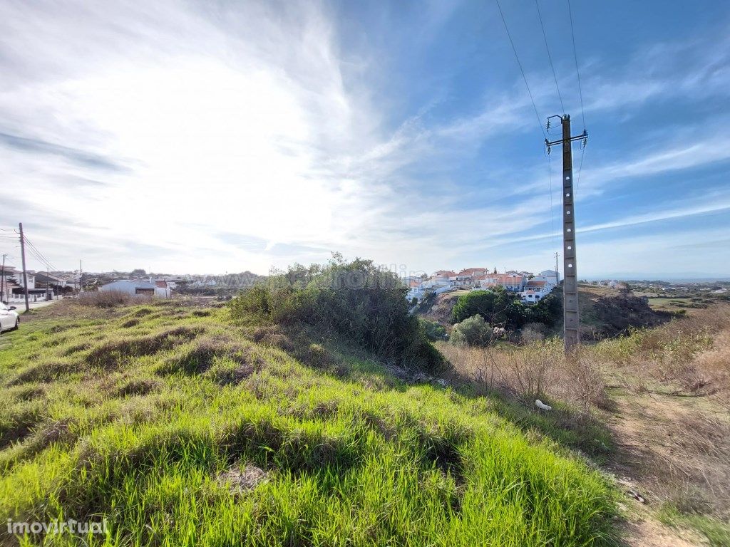 Terreno no Zambujal com vista mar e para Lisboa