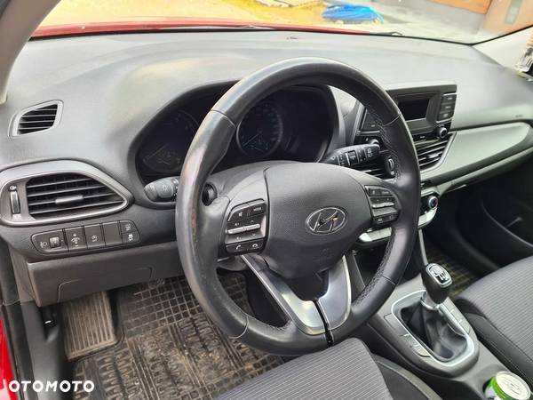 Hyundai I30 1.5 DPI Classic + - 5