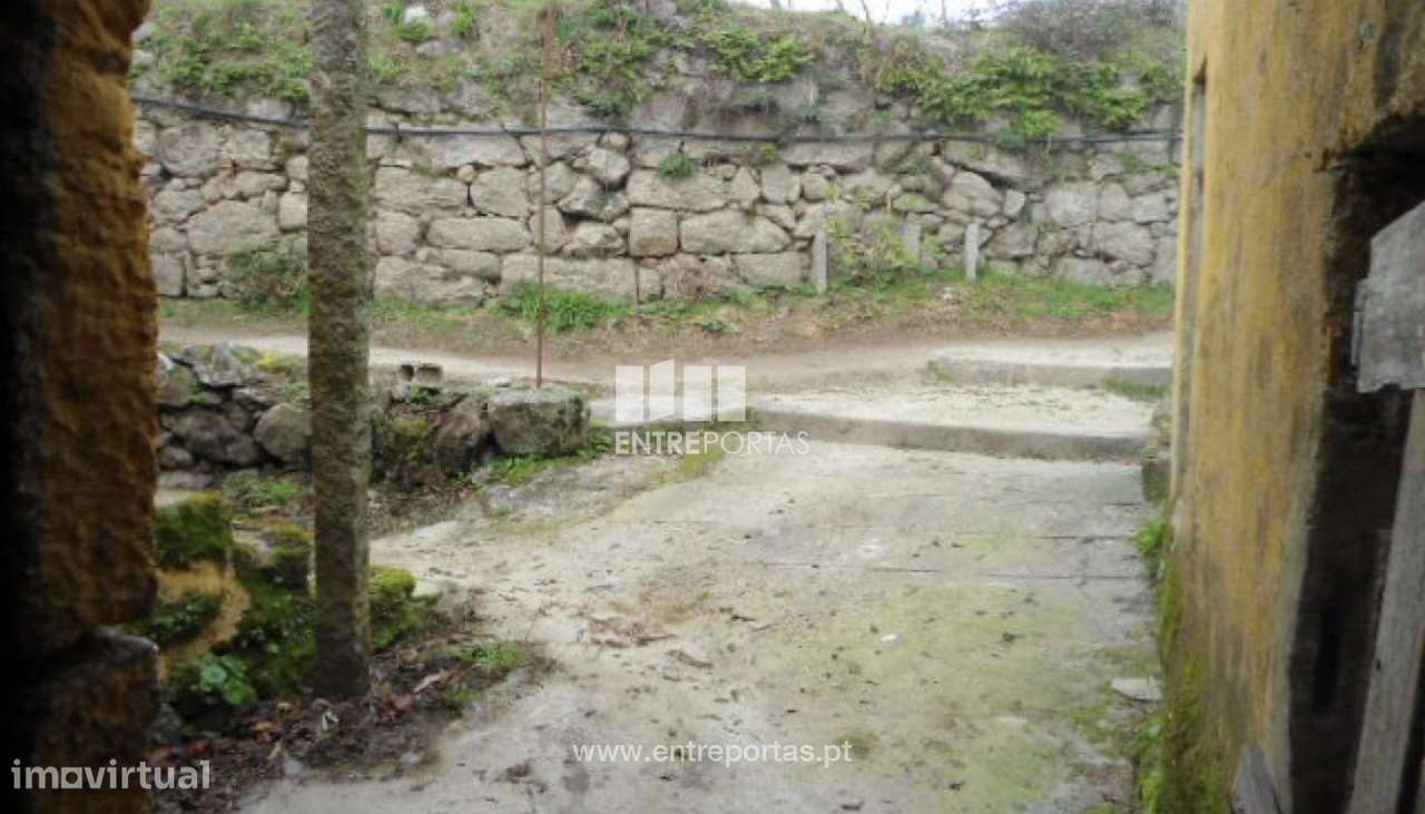 Venda Moradia V2 para restauro, Paredes de Viadores, Marco de Canavese - Grande imagem: 4/9