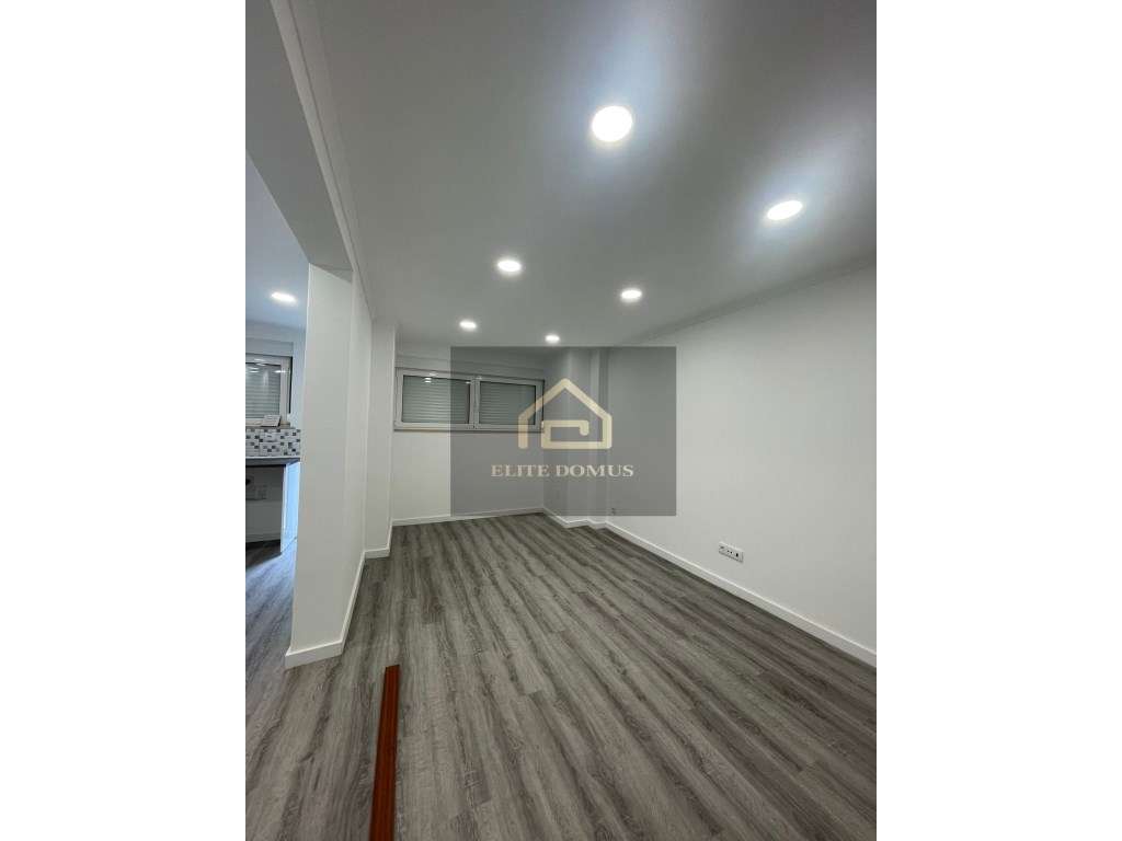 T2 com terraço, totalmente remodelado, Alfornelos! - Grande imagem: 5/22