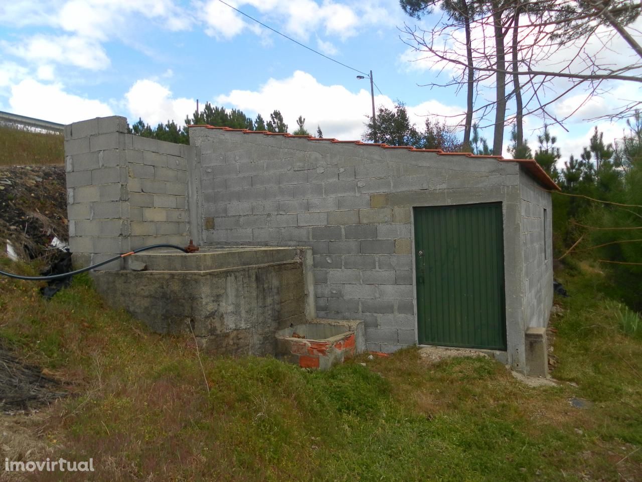 Terreno C/ Casa de Arrumos - Oleiros