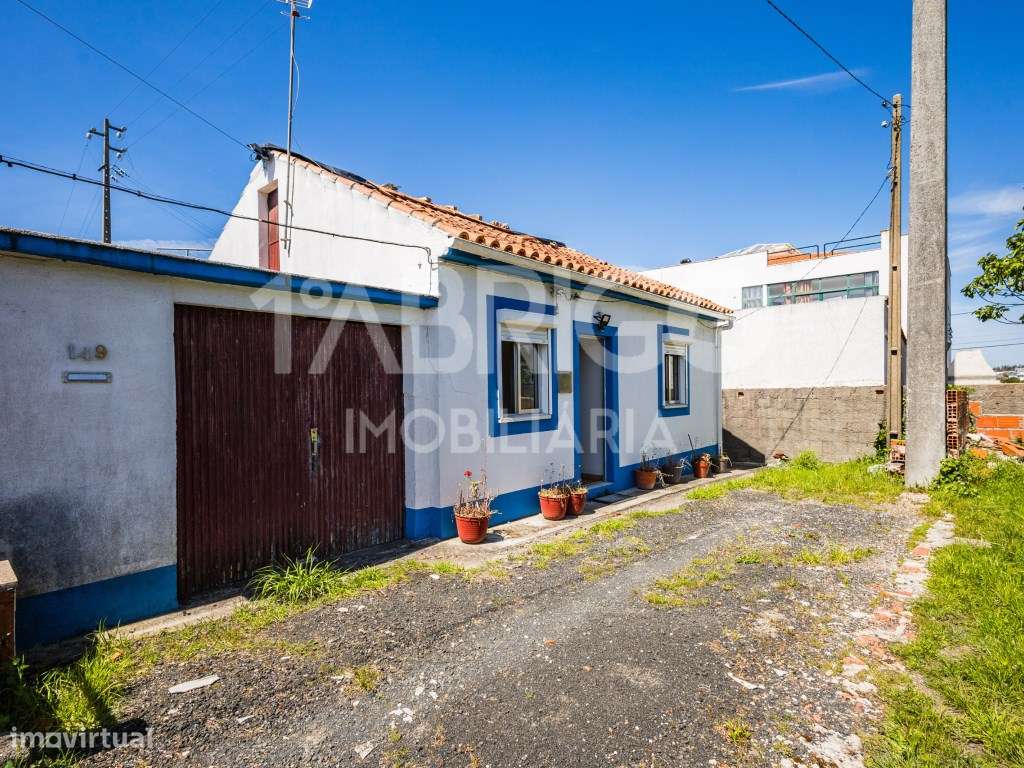 Moradia T2 com Terreno - (Imóvel sem licença de utilização, escritu...-23