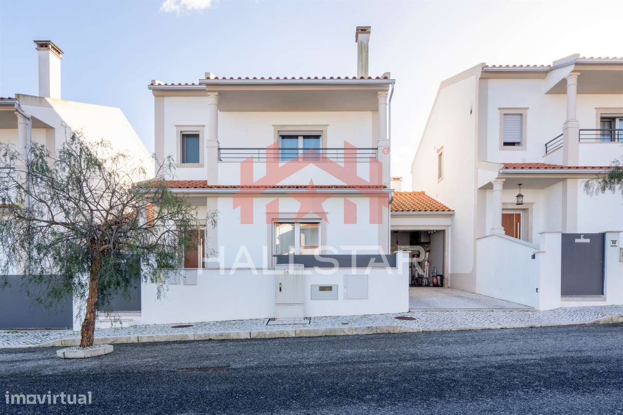 Moradia T4 / Jardim e Garagem / Cela-39