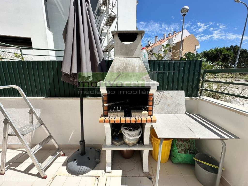 Magnífico T2 na Serra de Casal de Cambra com Terraço e Arrecadação-15