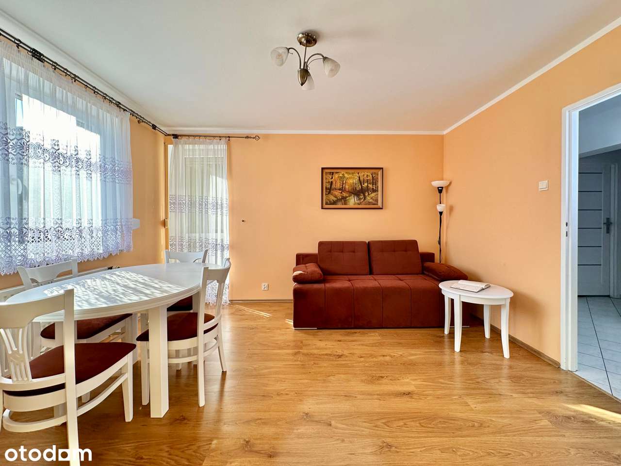 Przestronne, dwustronne z dużym balkonem