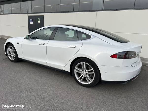 Tesla Model S 85D - 2