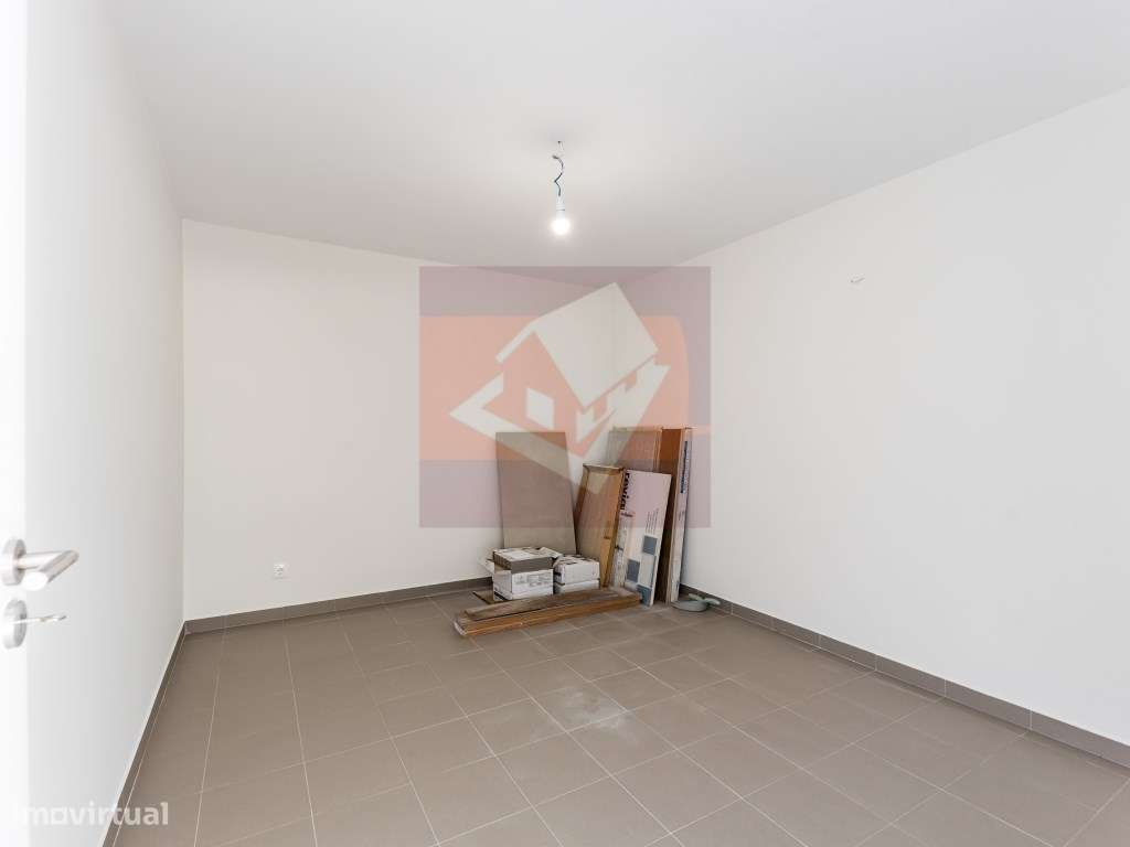 Moradia V5 nova no Bairro do Trigache em Famões-35