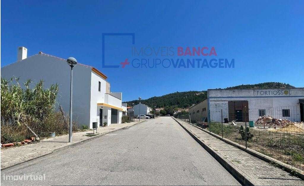 Lote de terreno urbano em Fortios, com 128,34m², destinado à constr... - Grande imagem: 2/7