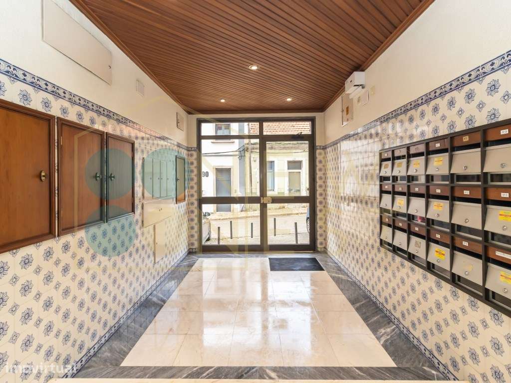 Apartamento T3 com elevador e parqueamento, junto ao Hospital-33