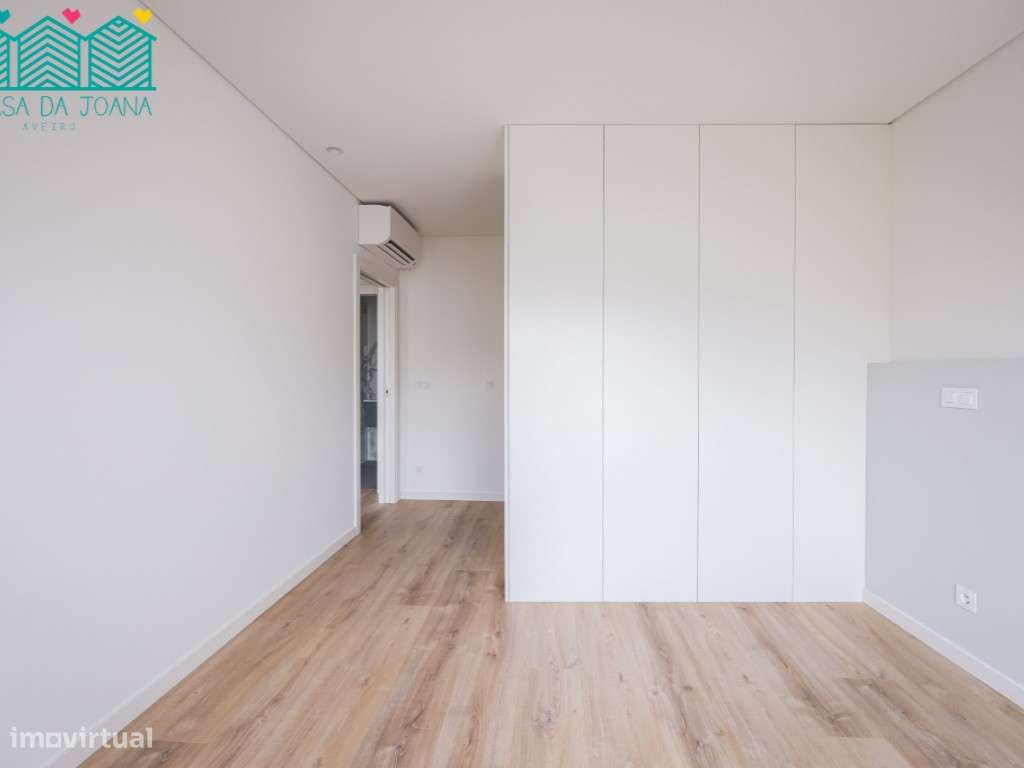 Apartamento T2 com Lugar de Garagem em Esgueira-8