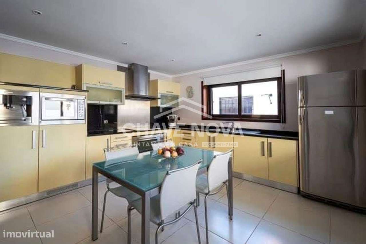 LA - Moradia individual 4 Quartos, para Venda em, Vilar de Andorinho - Grande imagem: 5/25