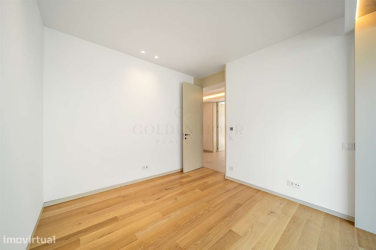 Moradia T4 de Luxo em Canidelo com Vista Mar | Golden Hour Real Estate-45