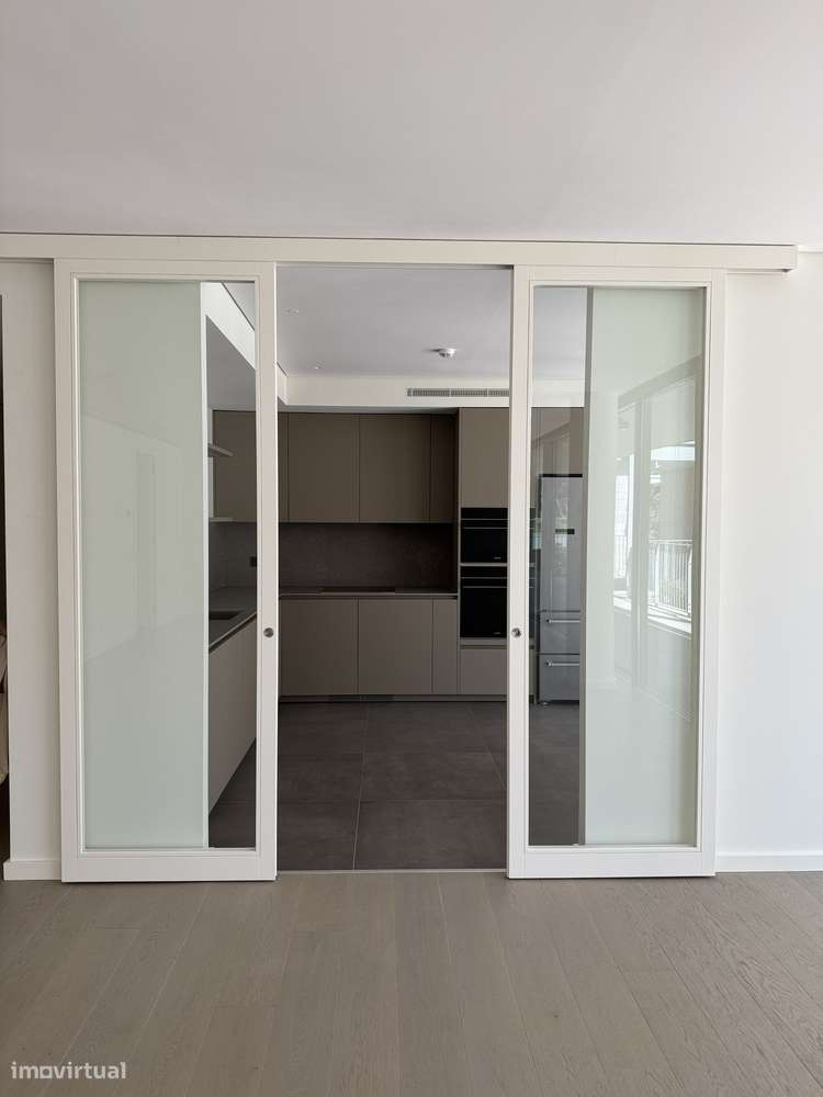 Exclusivo T4 no Prata Riverside Village-4