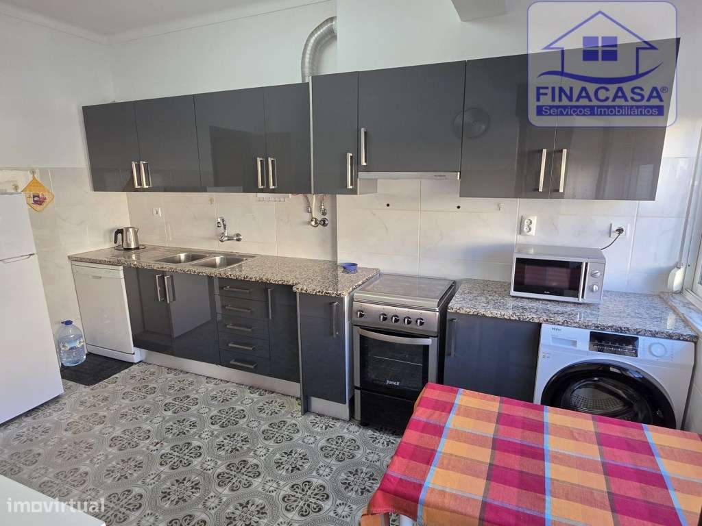Apartamento T4 com boas áreas e excelente localização - Montalvão(S...-4