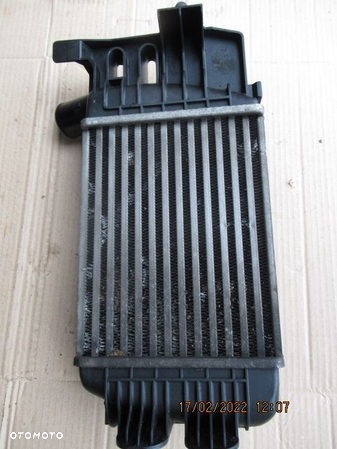 INTERCOOLER TOYOTA YARIS II 2 1,4 D4D O6-12 stan bdb - 1