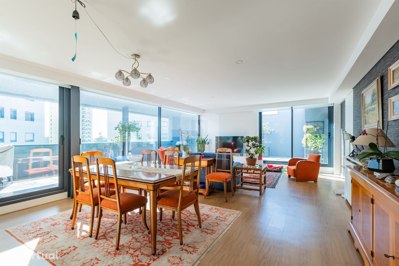 Penthouse T2 com Terraço em Pinheiro Manso