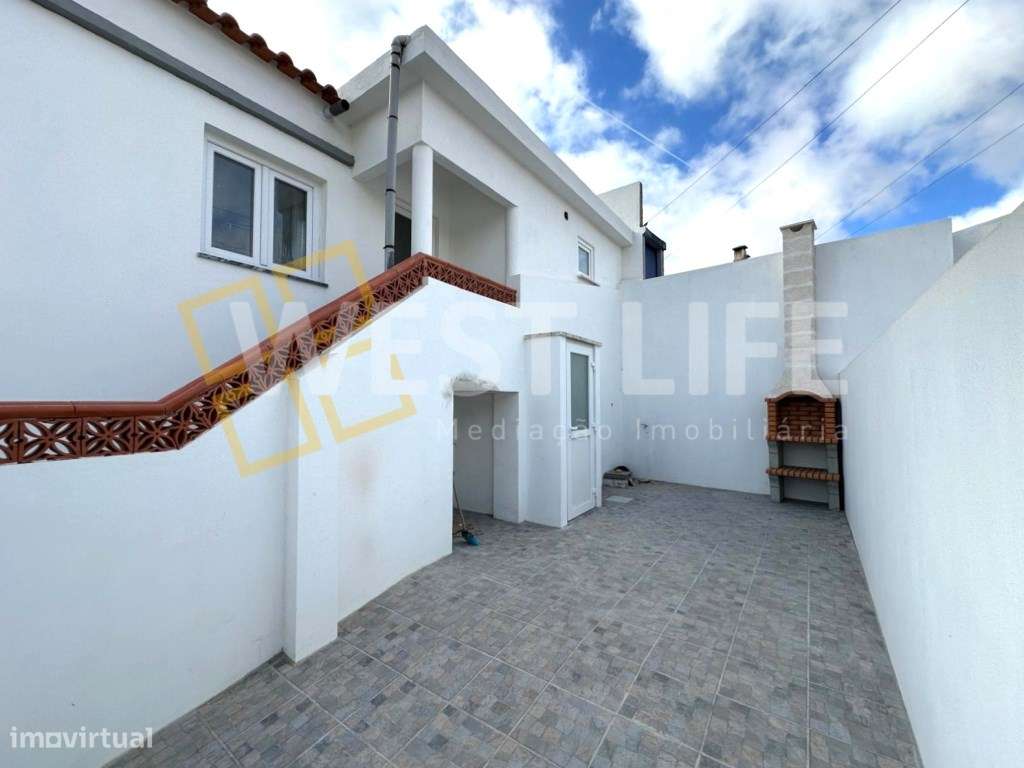 Moradia T3 totalmente REMODELADA - Terraço com churrasqueira - Zona... - Grande imagem: 1/21