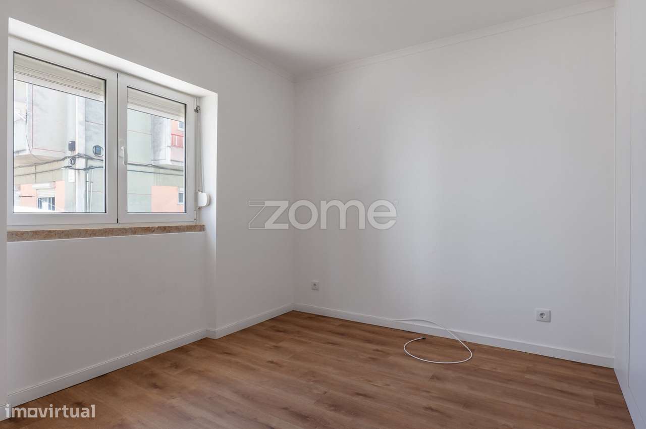 Apartamento T1+1 Baixa da Banheira-47