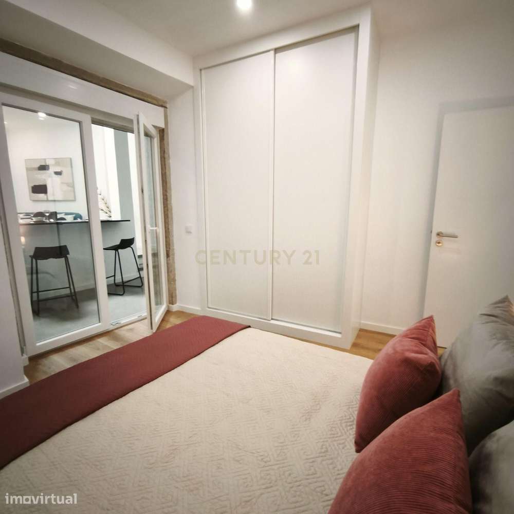 Moderno T3 com Vista na Penha de França, Lisboa-9