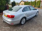 Volkswagen Jetta 1.6 TDI Highline - 13