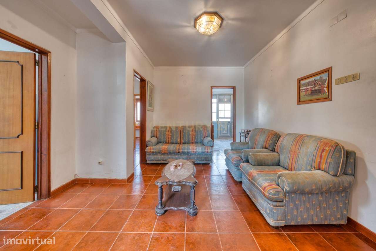 MORADIA MULTIFAMILIAR NO CENTRO DE AZAMBUJA - Grande imagem: 3/51